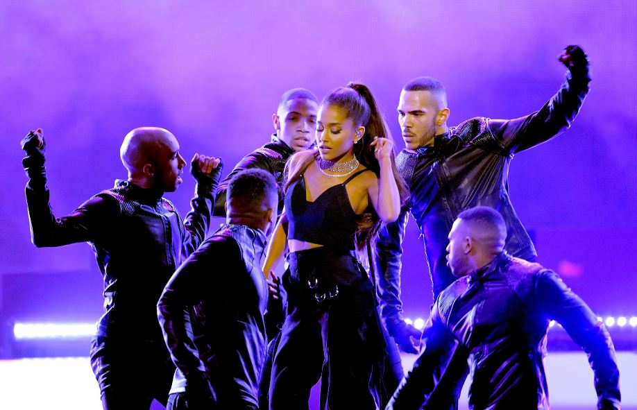 Ariana Grande cancela concierto por salud