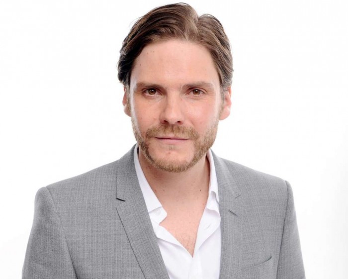 Daniel Brühl presta su rostro y su voz a muestra del Siglo de Oro en Berlín