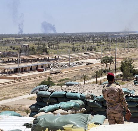 Bandera iraquí ondea de nuevo en Faluya