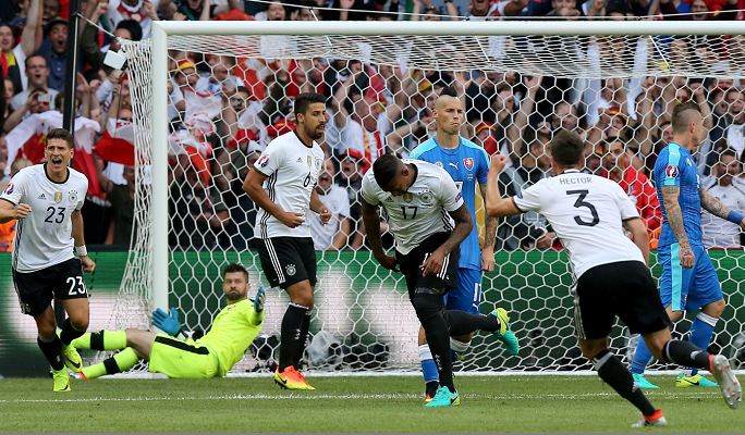 Alemania abruma 3-0 a Eslovaquia y espera afilada a su próximo rival