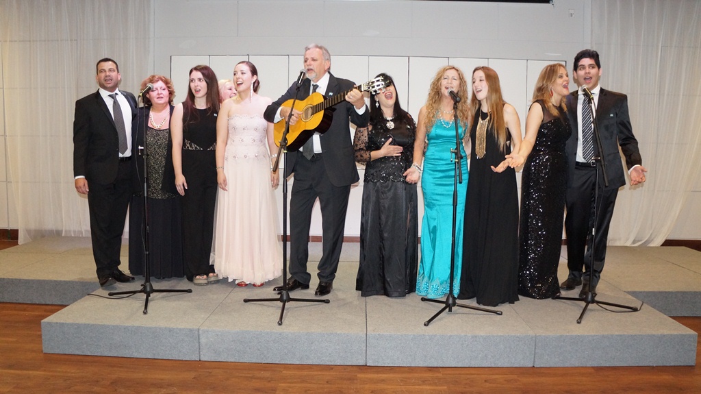 Músicos celebran bicentenario de la Independencia de Argentina