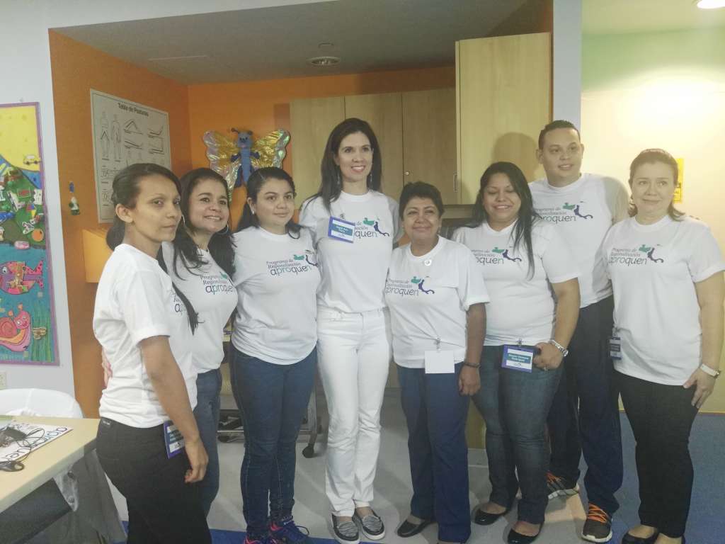 Terapeutas estudiarán masajes en los pacientes quemados