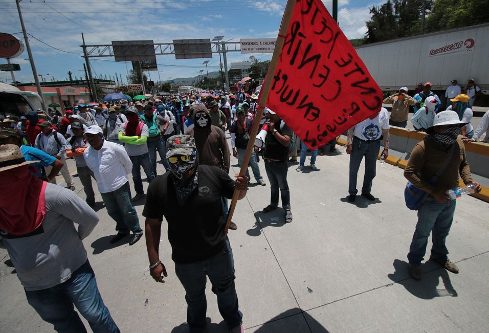Gobierno de México pone ultimátum a bloqueos de maestros