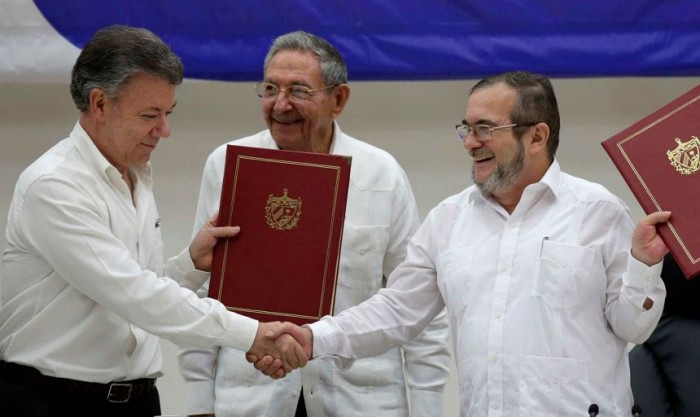 Constitucional colombiano avala plebiscito para refrendar acuerdos de paz