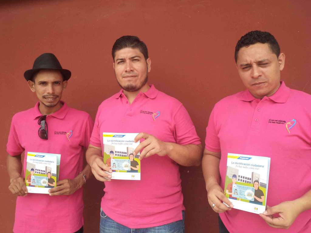 Asesoran sobre trámites registrales en Granada