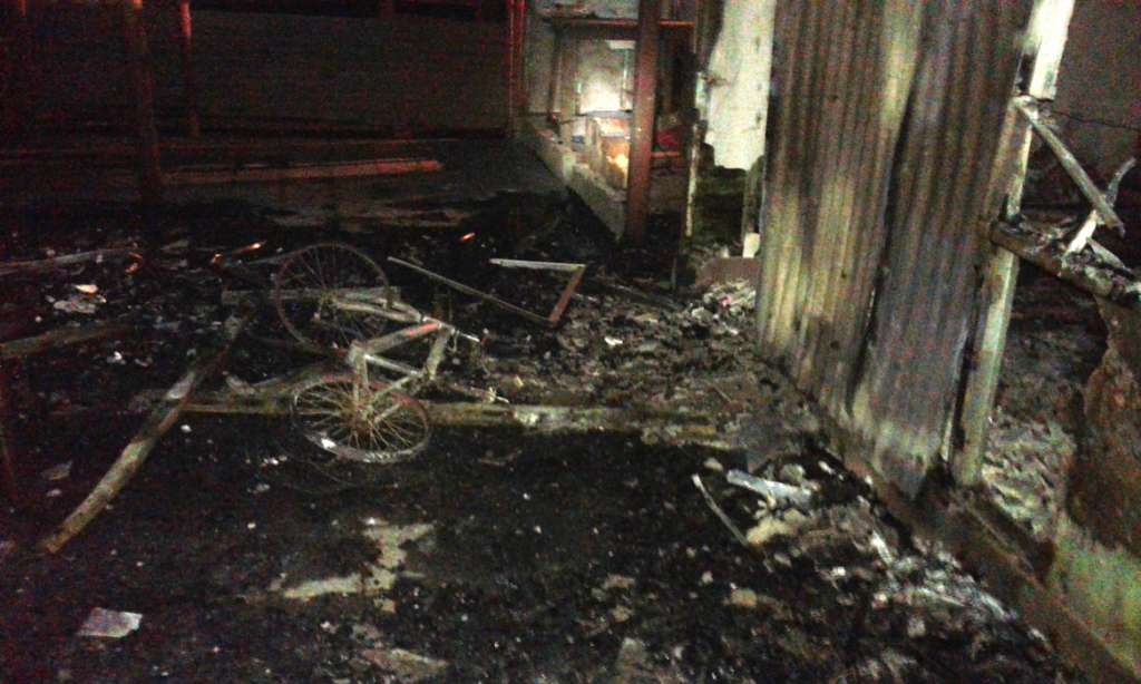 Familia queda sin casa por incendio en Chinandega