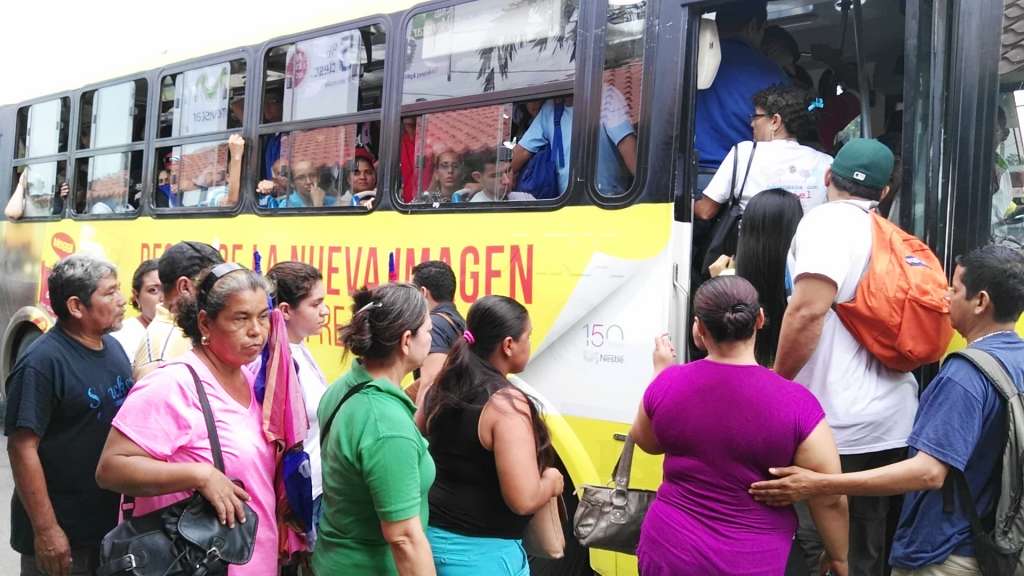 Sin buses por el Repliegue
