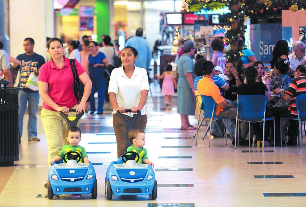 Comercio crece con firmeza