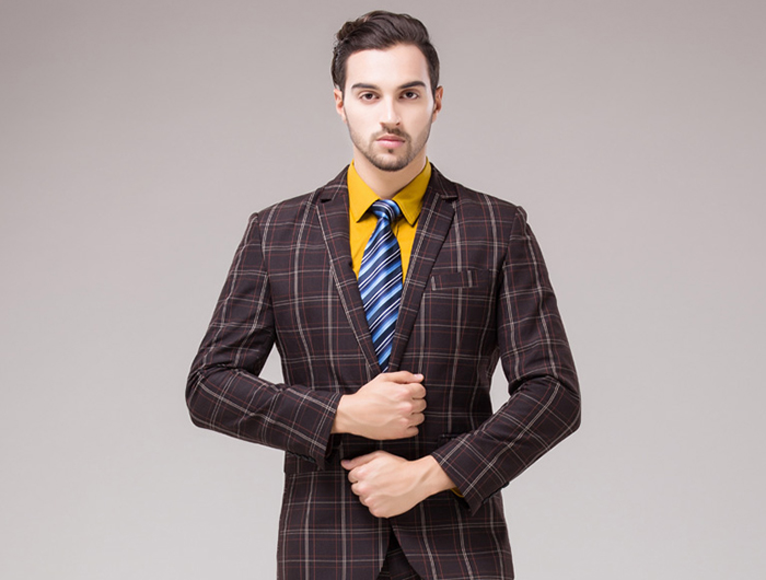 Trajes de cuadros para hombres