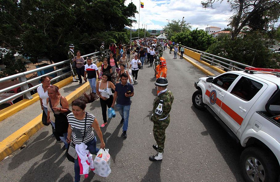 Colombia cierra paso de corredor humanitario con Venezuela