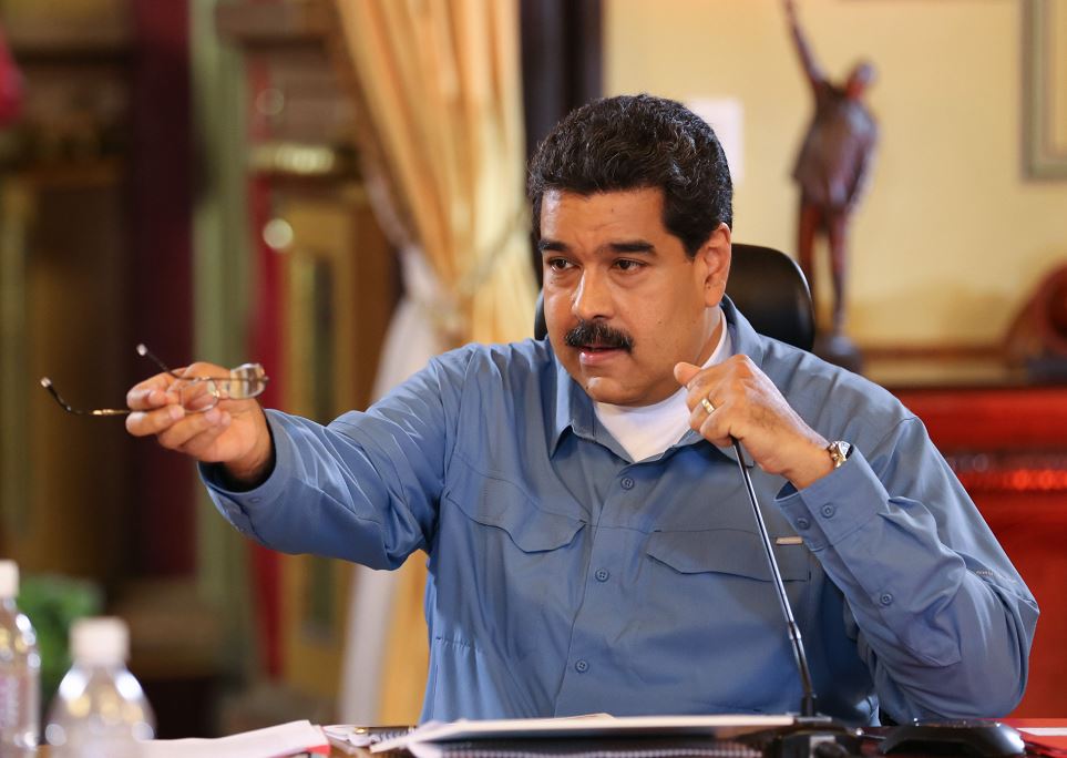 Maduro amenaza con prisión a representantes de Kimberly-Clark en Venezuela