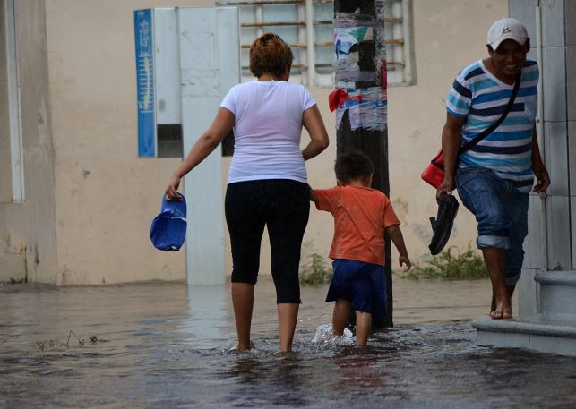 Seis muertos en México por tormenta Earl