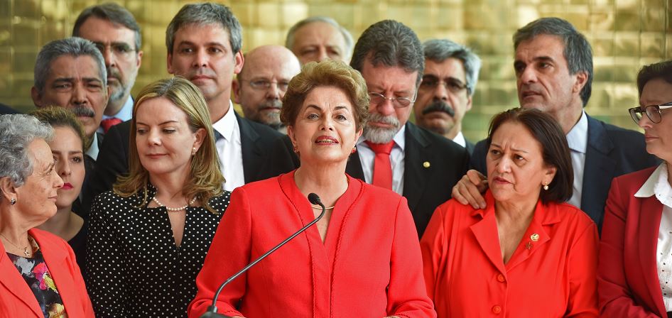 Rousseff promete volver con «lucha»