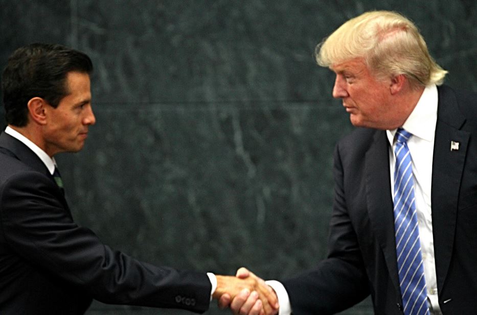 Trump se reúne con Peña Nieto y mantiene idea del muro