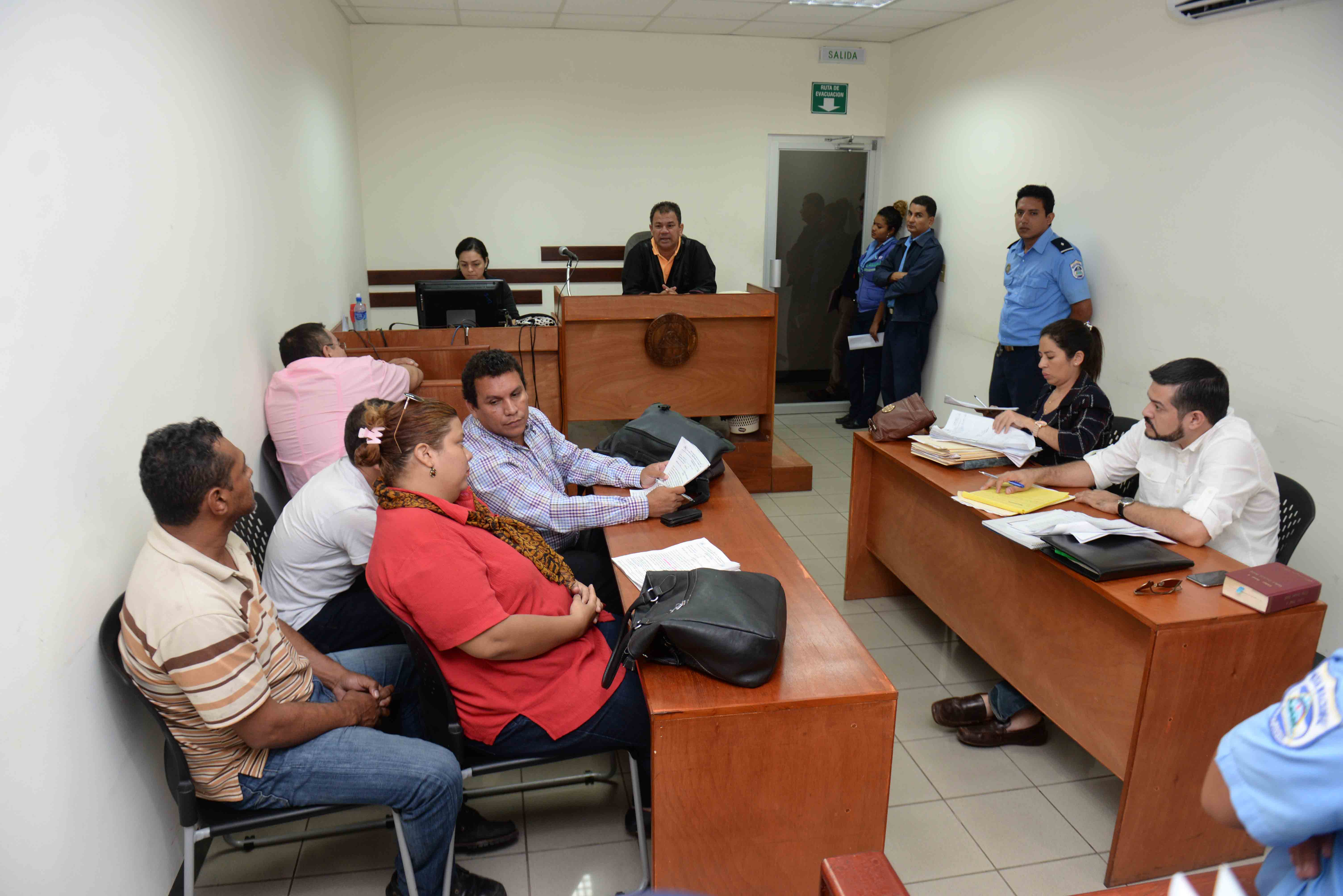 Estafas en nombre del procurador Hernán Estrada