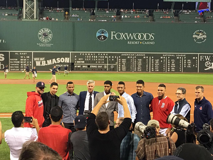 Roniel Raudes emocionado con premio recibido en Boston