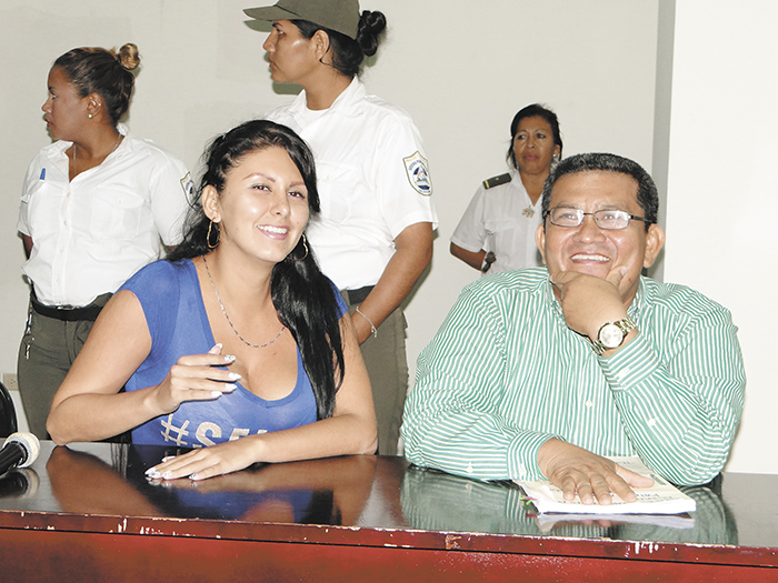 Modelo tica resguardaba el dinero de organización narco