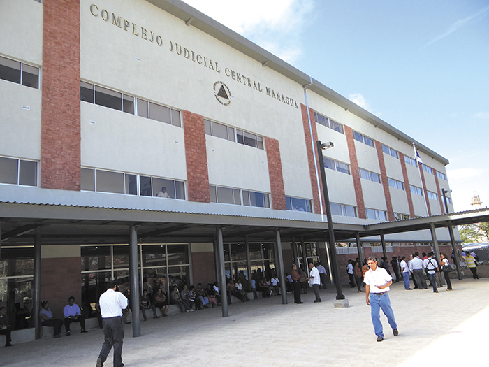 PGR persigue a falsos abogados y falsos funcionarios públicos