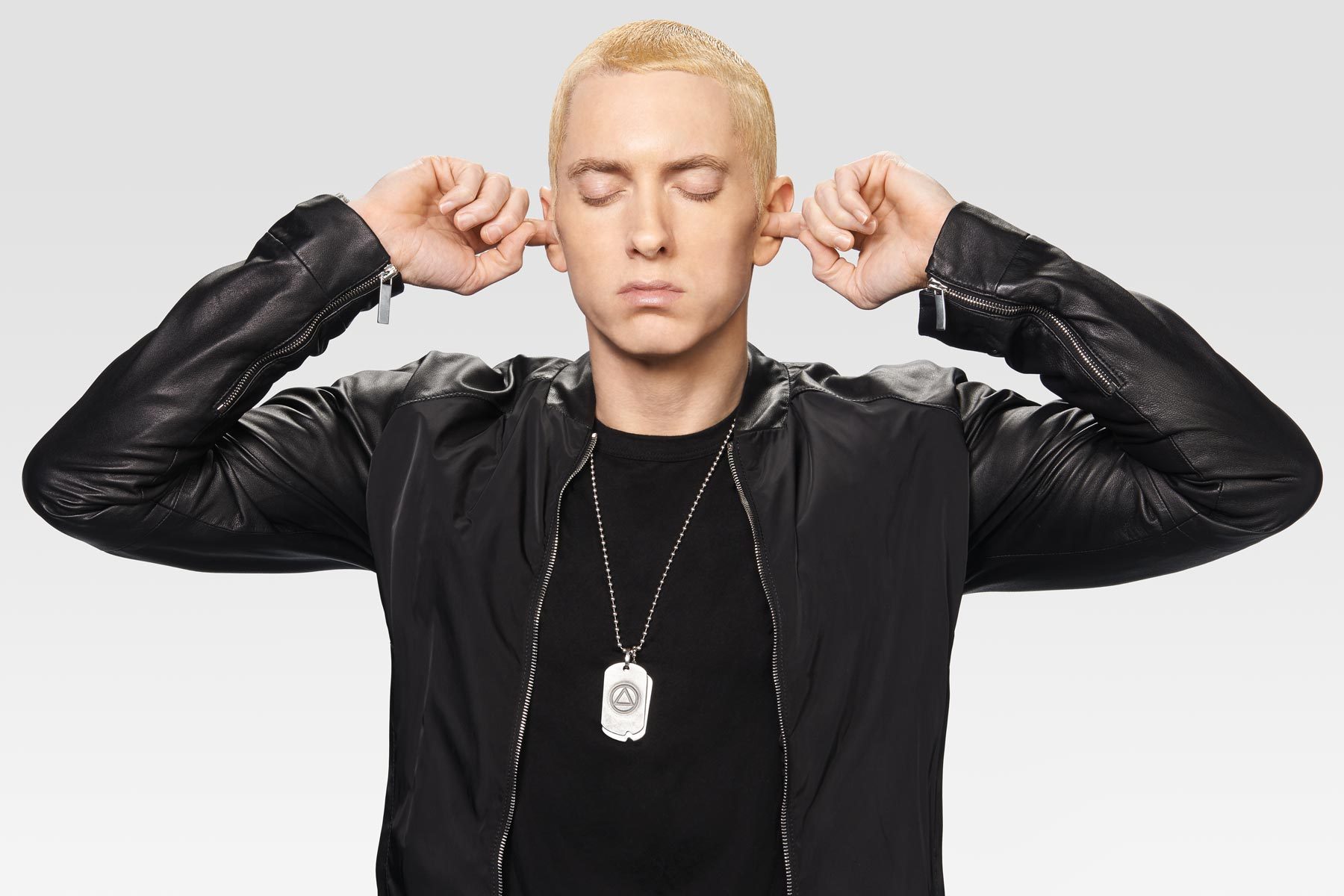 Eminem reaparece con una incendiaria canción contra Trump