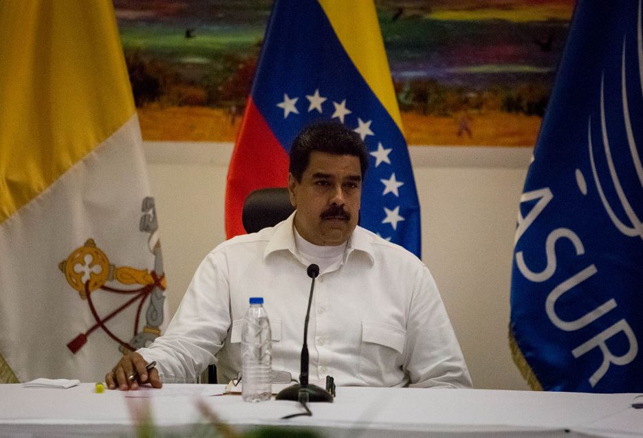 Maduro tiende la mano a sus opositores