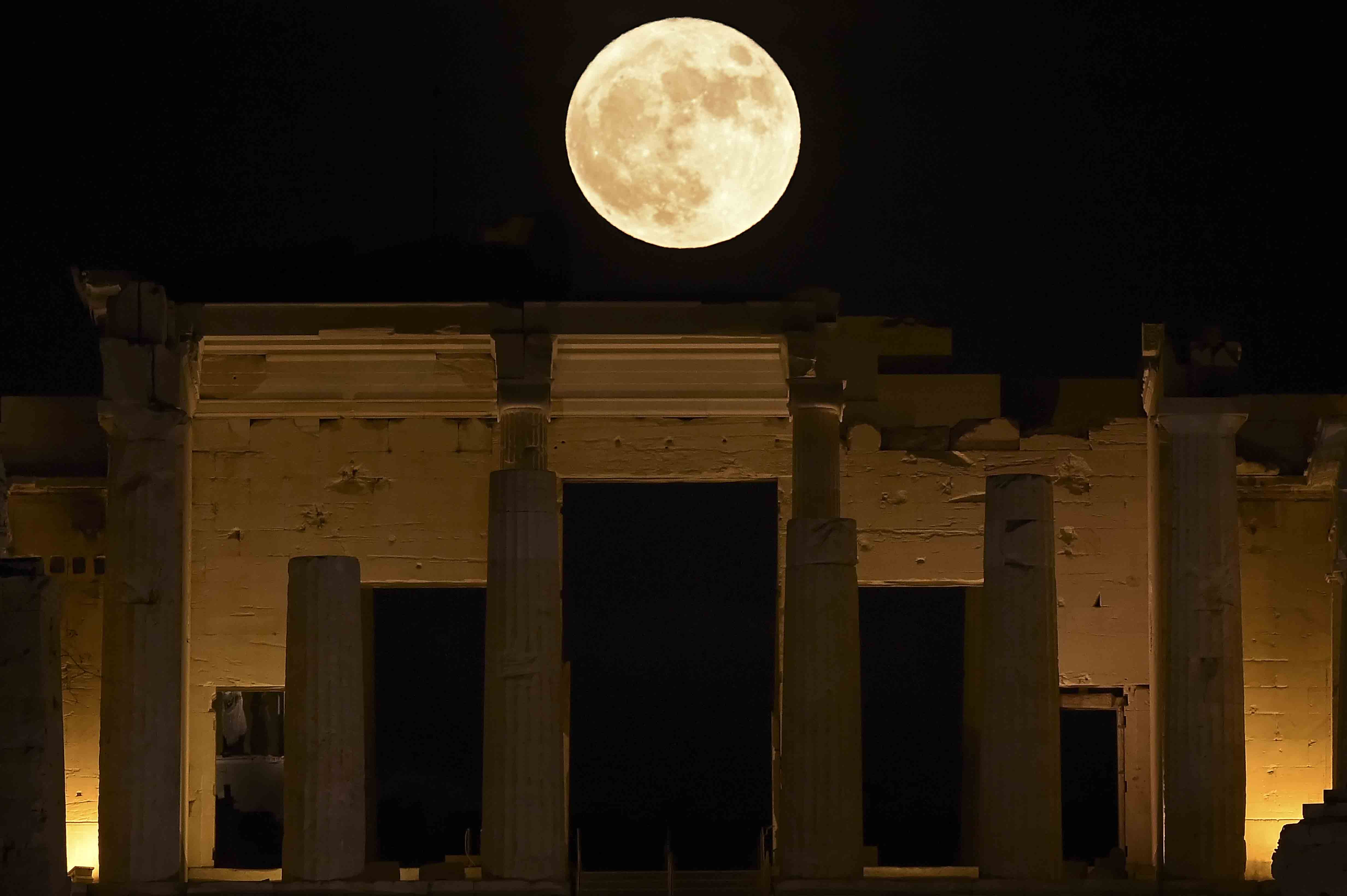superluna, luna, superluna en grecia