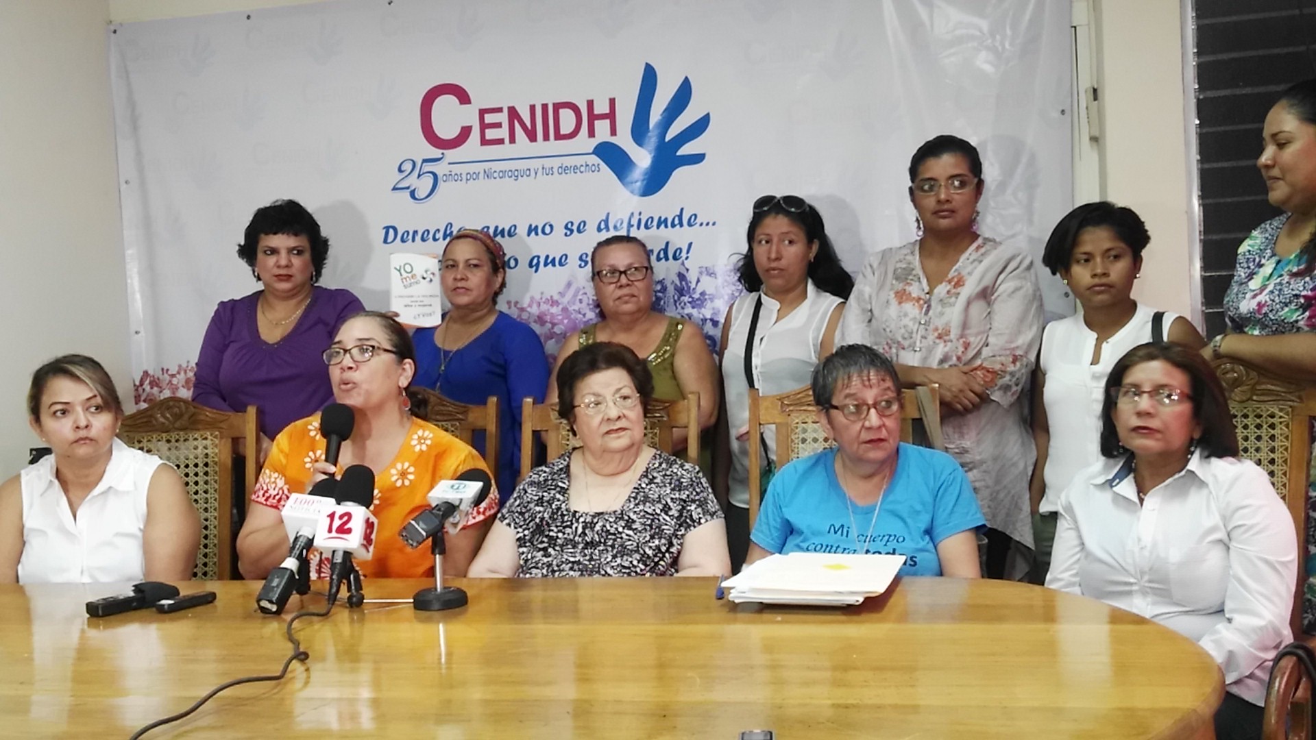 MUJERES