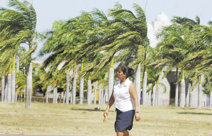 Meteorólogos pronostican más frío y fuertes vientos