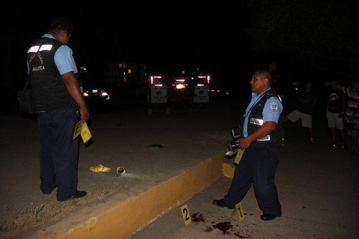 Hombre muere apuñalado por su primo en León